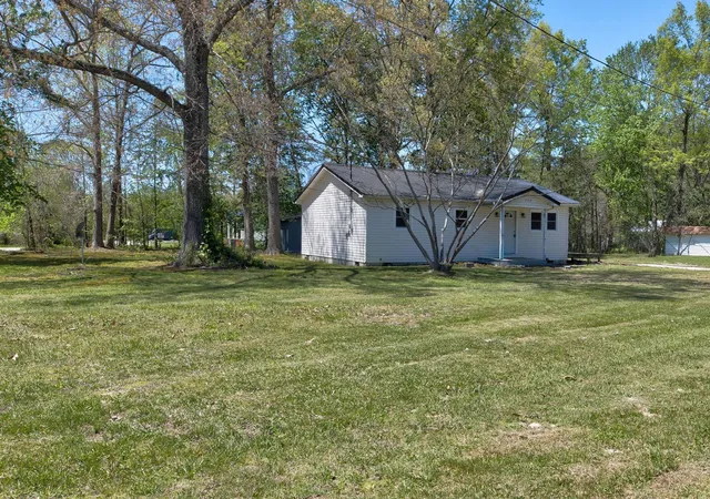 Photo 3 of Single family home for sale at 2408 State Hwy 1050, Jeffersonville, KY 40337 | MLS# 26021174 | Listing updated on 2026-09-18