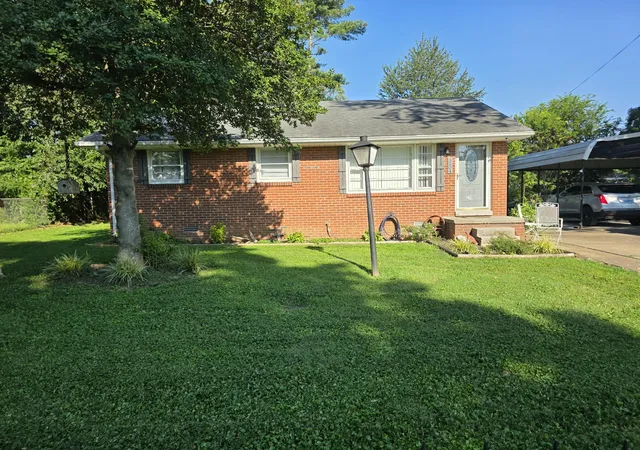Photo 1 of Single family home for sale at 3504 Gale Ln, Hopkinsville, KY 42240 | MLS# 26021240 | Listing updated on 2026-09-21