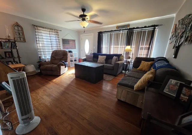 Photo 3 of Single family home for sale at 3504 Gale Ln, Hopkinsville, KY 42240 | MLS# 26021240 | Listing updated on 2026-09-21