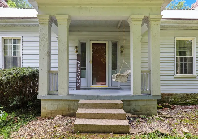 Photo 2 of Single family home for sale at 1920 Glensboro Rd, Lawrenceburg, KY 40342 | MLS# 26021215 | Listing updated on 2026-08-26