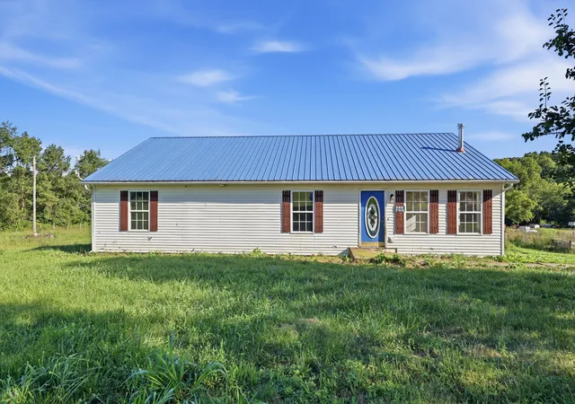 Photo 2 of Single family home for sale at 2125 Twin Crk Rd, Sadieville, KY 40370 | MLS# 26021192 | Listing updated on 2026-08-20