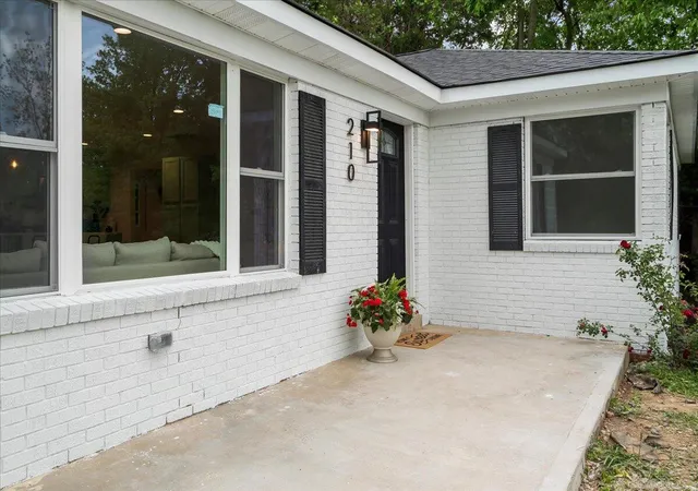 Photo 1 of Single family home for sale at 210 Helm St, Stanford, KY 40484 | MLS# 26021180 | Listing updated on 2026-09-22