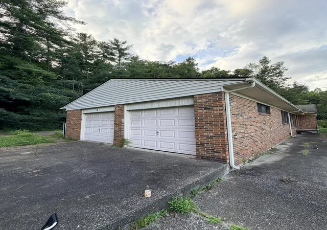 Photo 4 of Sale Pending at 8683 Us 119, Calvin, KY 40813 | MLS# 26021195 | Listing updated on 2026-09-23