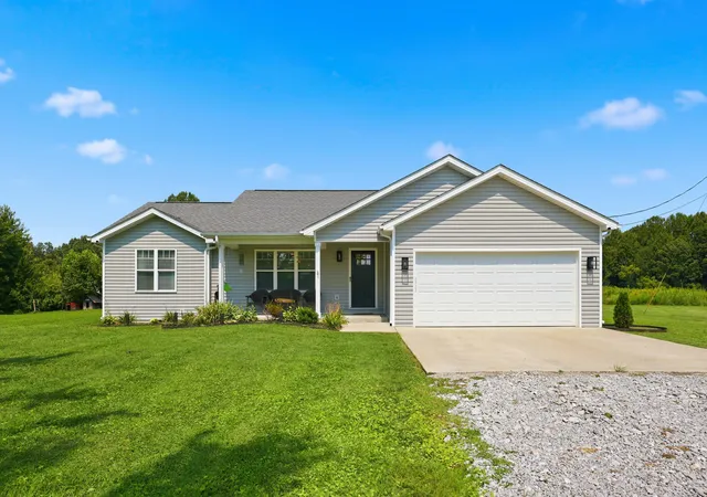 Single family home for sale at 475 Flint Rd, Waco, KY 40385 | MLS# 26021196