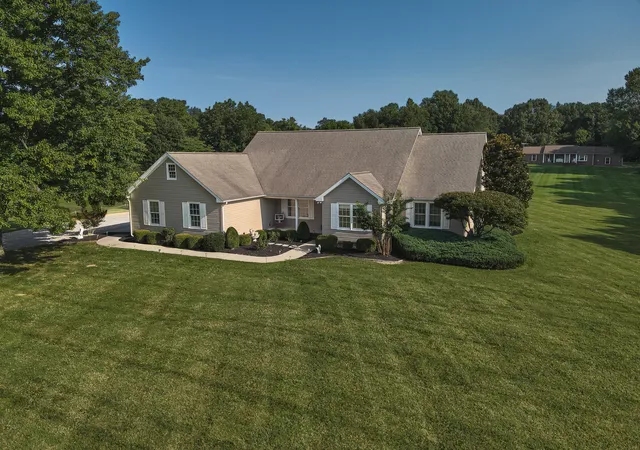 Photo 2 of Sale Pending at 7131 Lovelaceville Rd, Paducah, KY 42001 | MLS# 26021971 | Listing updated on 2026-09-02