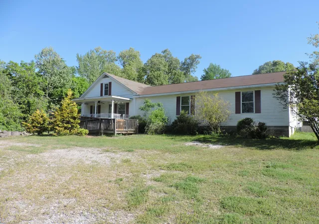 Photo 2 of Sale Pending at 441 Clark Line, Paducah, KY 42003 | MLS# 26021425 | Listing updated on 2026-09-08