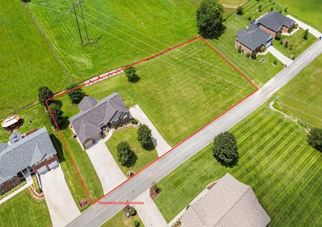 Photo 2 of Sale Pending at 604 Whisper Woods Dr, Somerset, KY 42503 | MLS# 26021202 | Listing updated on 2026-09-05