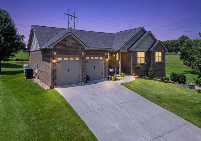 Photo 3 of Sale Pending at 604 Whisper Woods Dr, Somerset, KY 42503 | MLS# 26021202 | Listing updated on 2026-09-05