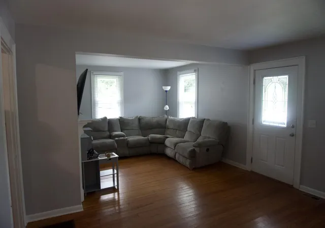 Photo 3 of Sale Pending at 362 S Main St, Versailles, KY 40383 | MLS# 26021328 | Listing updated on 2026-09-09