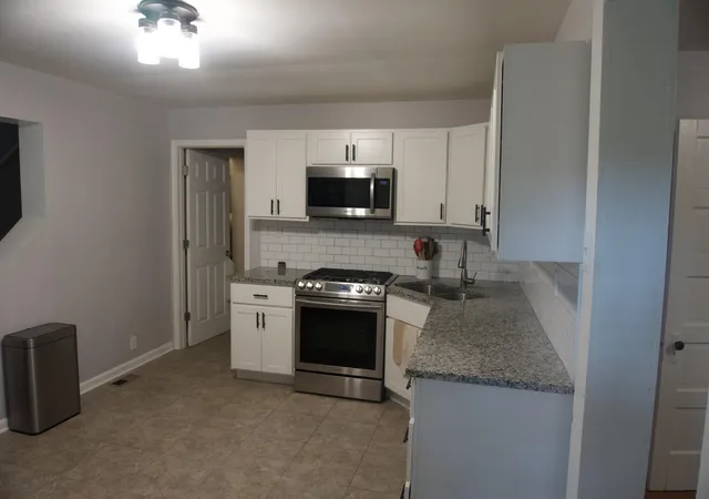 Photo 4 of Sale Pending at 362 S Main St, Versailles, KY 40383 | MLS# 26021328 | Listing updated on 2026-09-09