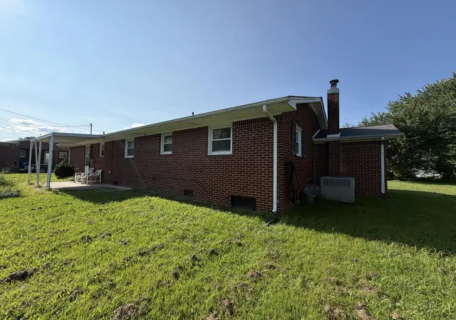 Photo 2 of Single family home for sale at 1309 Elm St, Benton, KY 42025 | MLS# 26021228 | Listing updated on 2026-09-10