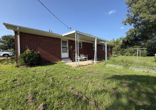 Photo 3 of Single family home for sale at 1309 Elm St, Benton, KY 42025 | MLS# 26021228 | Listing updated on 2026-09-10