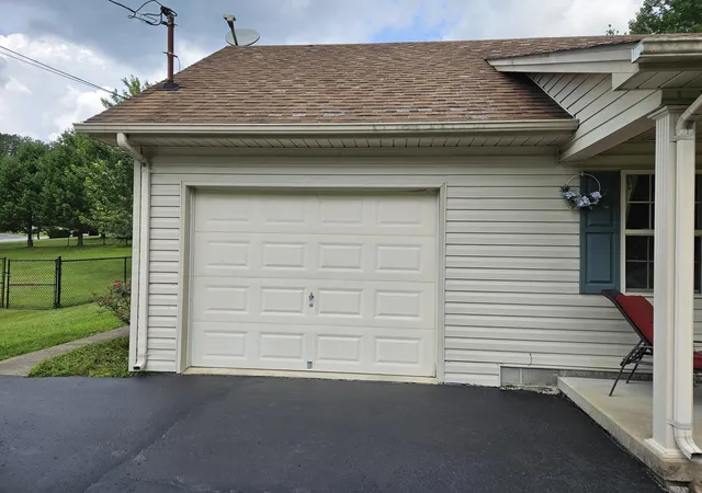 Photo 2 of Single family home for sale at 305 Segal Wesley Ave, Liberty, KY 42539 | MLS# 26021234 | Listing updated on 2026-08-06