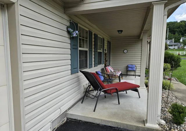 Photo 3 of Single family home for sale at 305 Segal Wesley Ave, Liberty, KY 42539 | MLS# 26021234 | Listing updated on 2026-08-06