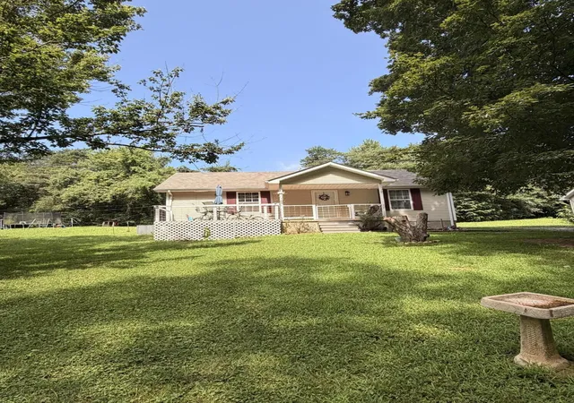 Photo 1 of Single family home for sale at 100 Anna St, Cadiz, KY 42211 | MLS# 26021467 | Listing updated on 2026-08-10