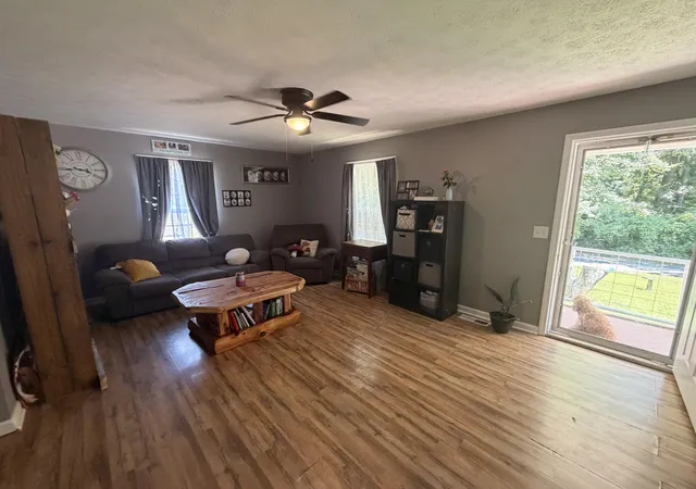 Photo 3 of Single family home for sale at 100 Anna St, Cadiz, KY 42211 | MLS# 26021467 | Listing updated on 2026-08-10
