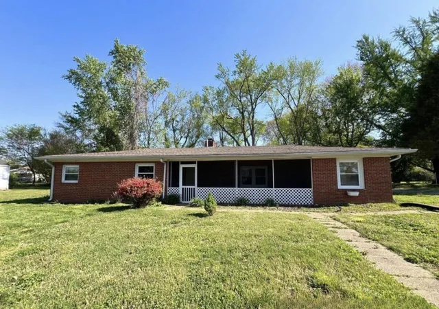Photo 1 of Single family home for sale at 110 W Pierson St, Fredonia, KY 42411 | MLS# 26021239 | Listing updated on 2026-08-17