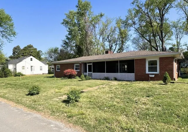 Photo 3 of Single family home for sale at 110 W Pierson St, Fredonia, KY 42411 | MLS# 26021239 | Listing updated on 2026-10-07