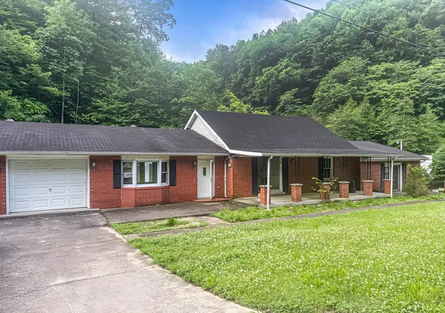 Photo 1 of Sale Pending at 2101 Town Hl Rd, Jackson, KY 41339 | MLS# 26021250 | Listing updated on 2026-08-27
