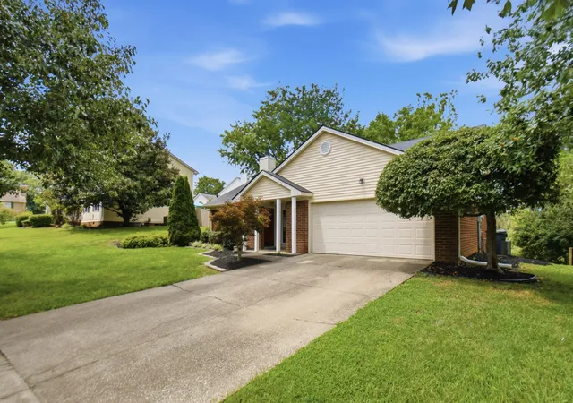 Photo 3 of Single family home for sale at 3805 Muirfield Pl, Lexington, KY 40509 | MLS# 26021282 | Listing updated on 2026-10-13
