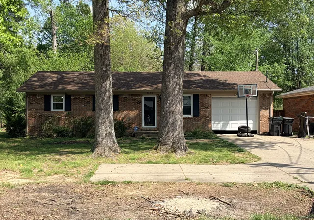 Photo 3 of Single family home for sale at 430 Franklin St, Paducah, KY 42003 | MLS# 26021395 | Listing updated on 2026-08-21