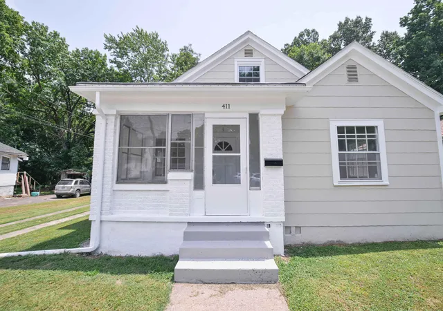 Photo 2 of Single family home for sale at 411 N College St, Fulton, KY 42041 | MLS# 26021445 | Listing updated on 2026-09-14