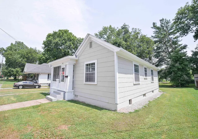 Photo 3 of Single family home for sale at 411 N College St, Fulton, KY 42041 | MLS# 26021445 | Listing updated on 2026-09-14