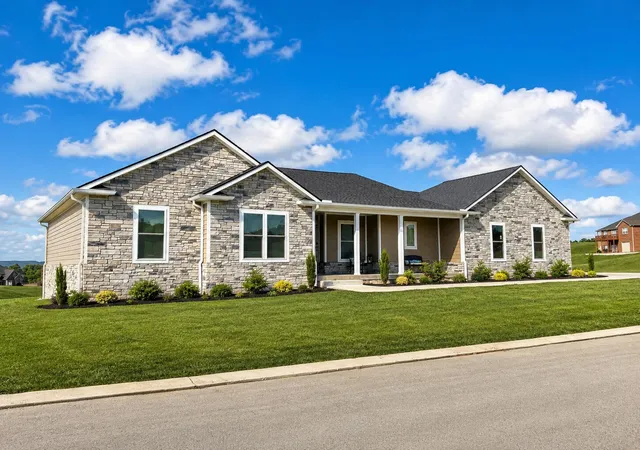 Photo 2 of Single family home for sale at 100 Sunrise Path, Somerset, KY 42501 | MLS# 26021256 | Listing updated on 2026-10-01