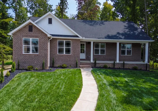 Photo 3 of Sale Pending at 24 Mercato Ct, Somerset, KY 42503 | MLS# 26021469 | Listing updated on 2026-08-25