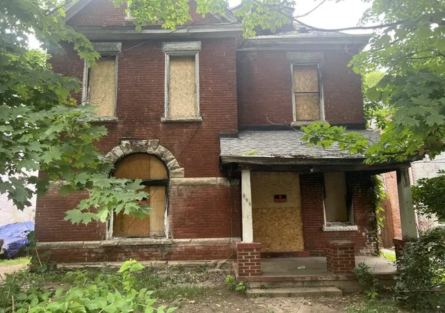 Photo 2 of Sale Pending at 229 Rand Ave, Lexington, KY 40508 | MLS# 26021309 | Listing updated on 2026-09-02
