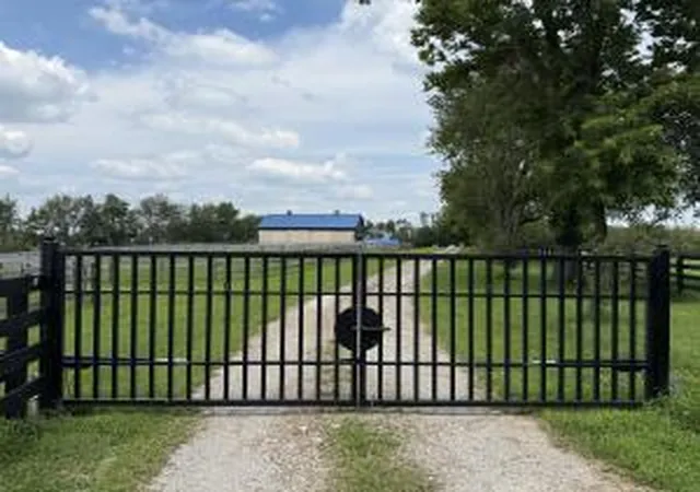 Photo 3 of House for sale at 1625 Woodlake Rd, Frankfort, KY 40601 | MLS# 26021296 | Listing updated on 2026-08-07