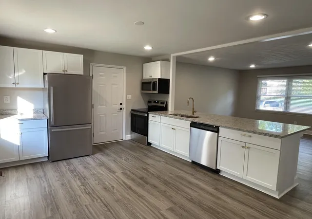 Photo 3 of Single family home for sale at 3255 Sutherland Dr, Lexington, KY 40517 | MLS# 26021339 | Listing updated on 2026-09-14