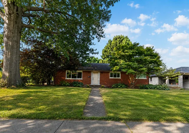 Photo 2 of Single family home for sale at 820 Celia Ln, Lexington, KY 40504 | MLS# 26021514 | Listing updated on 2026-09-28