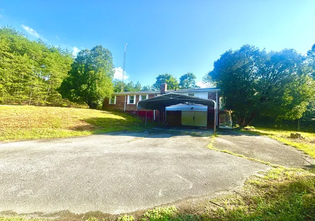 Photo 3 of Single family home for sale at 226 Bull Run Spur Rd, Barbourville, KY 40906 | MLS# 26021318 | Listing updated on 2026-09-16