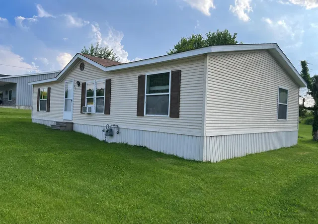 Photo 2 of Single family home for sale at 649 S Main St, Marion, KY 42064 | MLS# 26022419 | Listing updated on 2026-08-18
