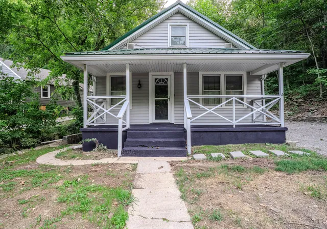 Photo 1 of Single family home for sale at 3955 Bald Knob Rd, Frankfort, KY 40601 | MLS# 26021634 | Listing updated on 2026-08-11