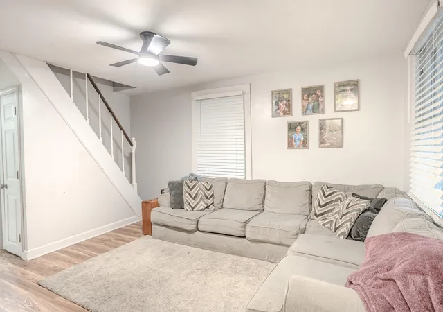 Photo 3 of Single family home for sale at 3955 Bald Knob Rd, Frankfort, KY 40601 | MLS# 26021634 | Listing updated on 2026-08-11