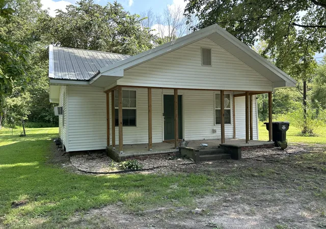 Photo 2 of Single family home for sale at 11095 State Rte 2422, Water Valley, KY 42085 | MLS# 26021438 | Listing updated on 2026-08-08