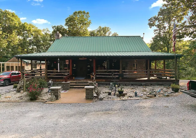 Photo 2 of Single family home for sale at 418 Dogwood Trl, Gilbertsville, KY 42044 | MLS# 26021560 | Listing updated on 2026-09-03