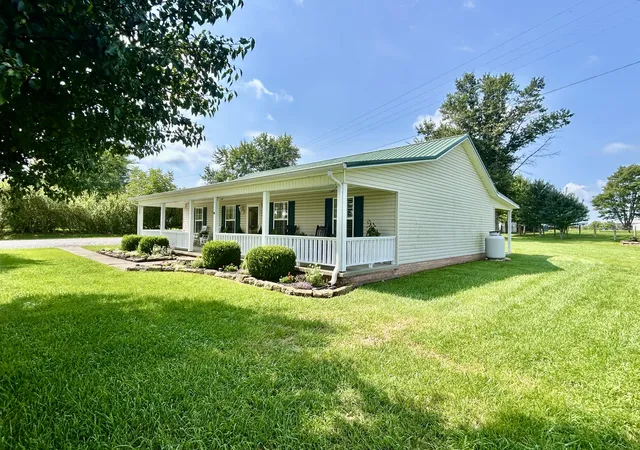 Photo 1 of Single family home for sale at 965 Old Somerset Stanford Rd, Eubank, KY 42567 | MLS# 26021774 | Listing updated on 2026-09-27