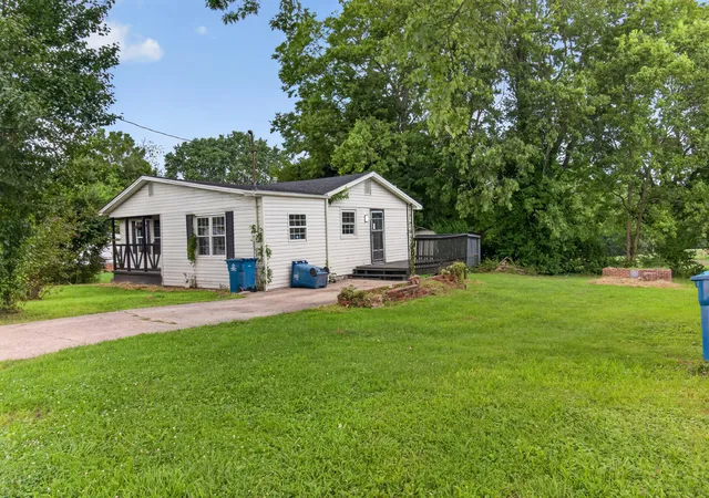 Photo 2 of Single family home for sale at 316 Cowan St, Danville, KY 40422 | MLS# 26021407 | Listing updated on 2026-08-24