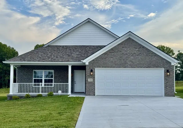Photo 1 of Single family home for sale at 304 Cinchpost Cir, London, KY 40744 | MLS# 26021598 | Listing updated on 2026-08-10