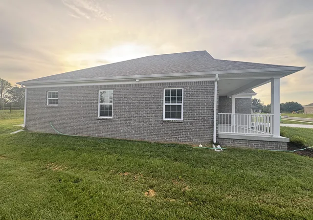 Photo 3 of Single family home for sale at 304 Cinchpost Cir, London, KY 40744 | MLS# 26021598 | Listing updated on 2026-08-10