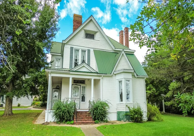 Photo 1 of Single family home for sale at 220 S Main Cross St, Flemingsburg, KY 41041 | MLS# 26021380 | Listing updated on 2026-08-07