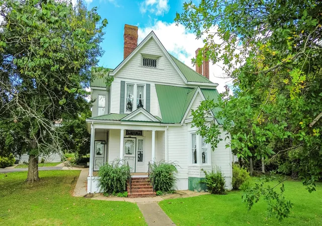 Photo 2 of Single family home for sale at 220 S Main Cross St, Flemingsburg, KY 41041 | MLS# 26021380 | Listing updated on 2026-08-07