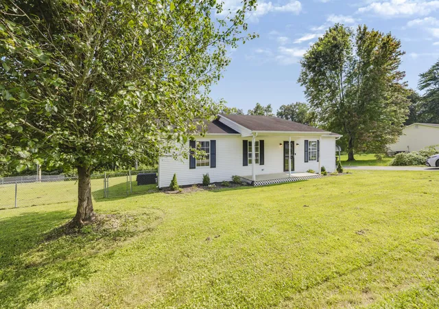 Photo 3 of Sale Pending at 31 Windy Cvs Ln, Stanton, KY 40380 | MLS# 26021433 | Listing updated on 2026-09-01