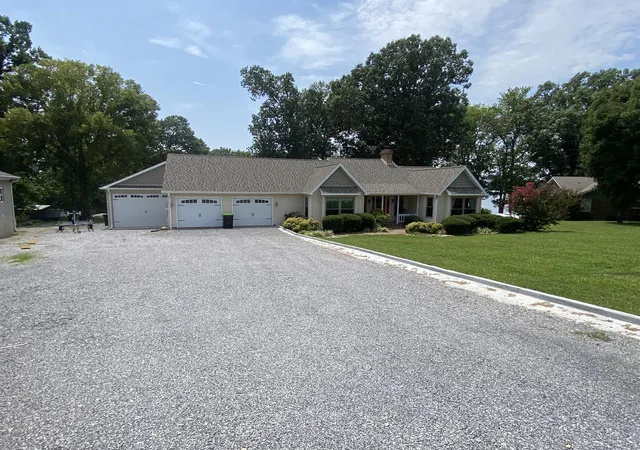 Photo 2 of Single family home for sale at 652 Carriage Cvs Rd, Cadiz, KY 42211 | MLS# 26021381 | Listing updated on 2026-08-28