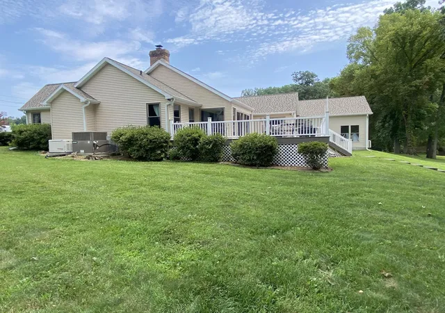 Photo 3 of Single family home for sale at 652 Carriage Cvs Rd, Cadiz, KY 42211 | MLS# 26021381 | Listing updated on 2026-08-28