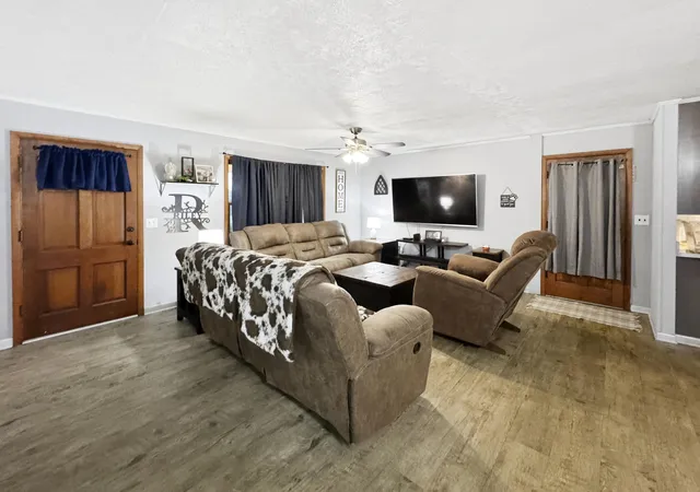 Photo 2 of Single family home for sale at 105 Airport Rd, Princeton, KY 42445 | MLS# 26021411 | Listing updated on 2026-08-31