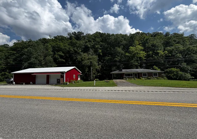 Photo 4 of Single family home for sale at 8785 W Kentucky 30, Jackson, KY 41339 | MLS# 26021419 | Listing updated on 2026-09-18